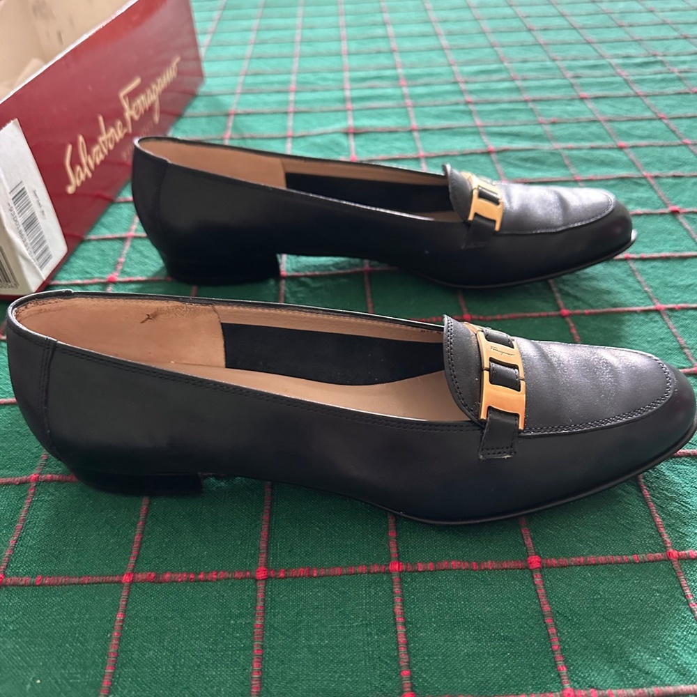 Salvatore Ferragamo Baby 7.5 AAA Navy Blue loafer leather 1cm heel buckle
